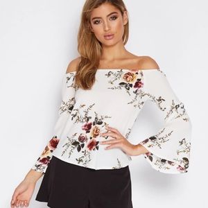 Floral Off-the-Shoulder Top🌸